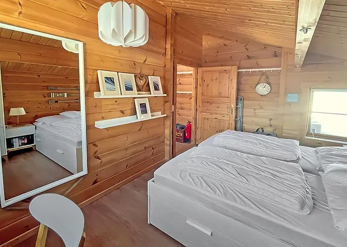 Stacie - 10m From The Sea By Interhome *