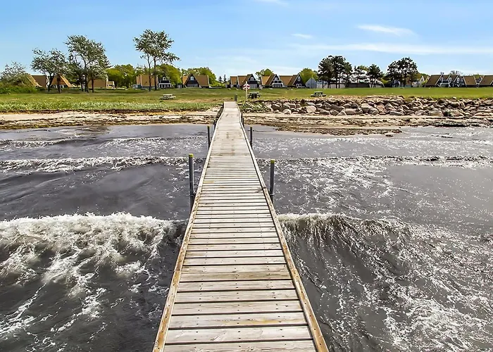 Stacie - 10m From The Sea By Interhome