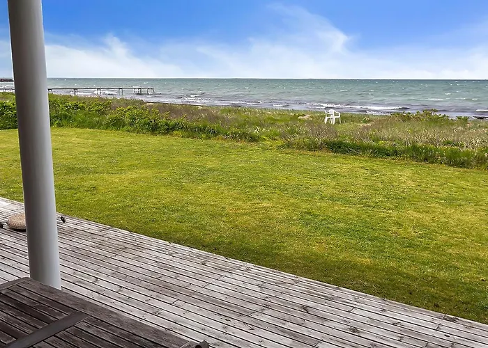 Stacie - 10m From The Sea By Interhome *